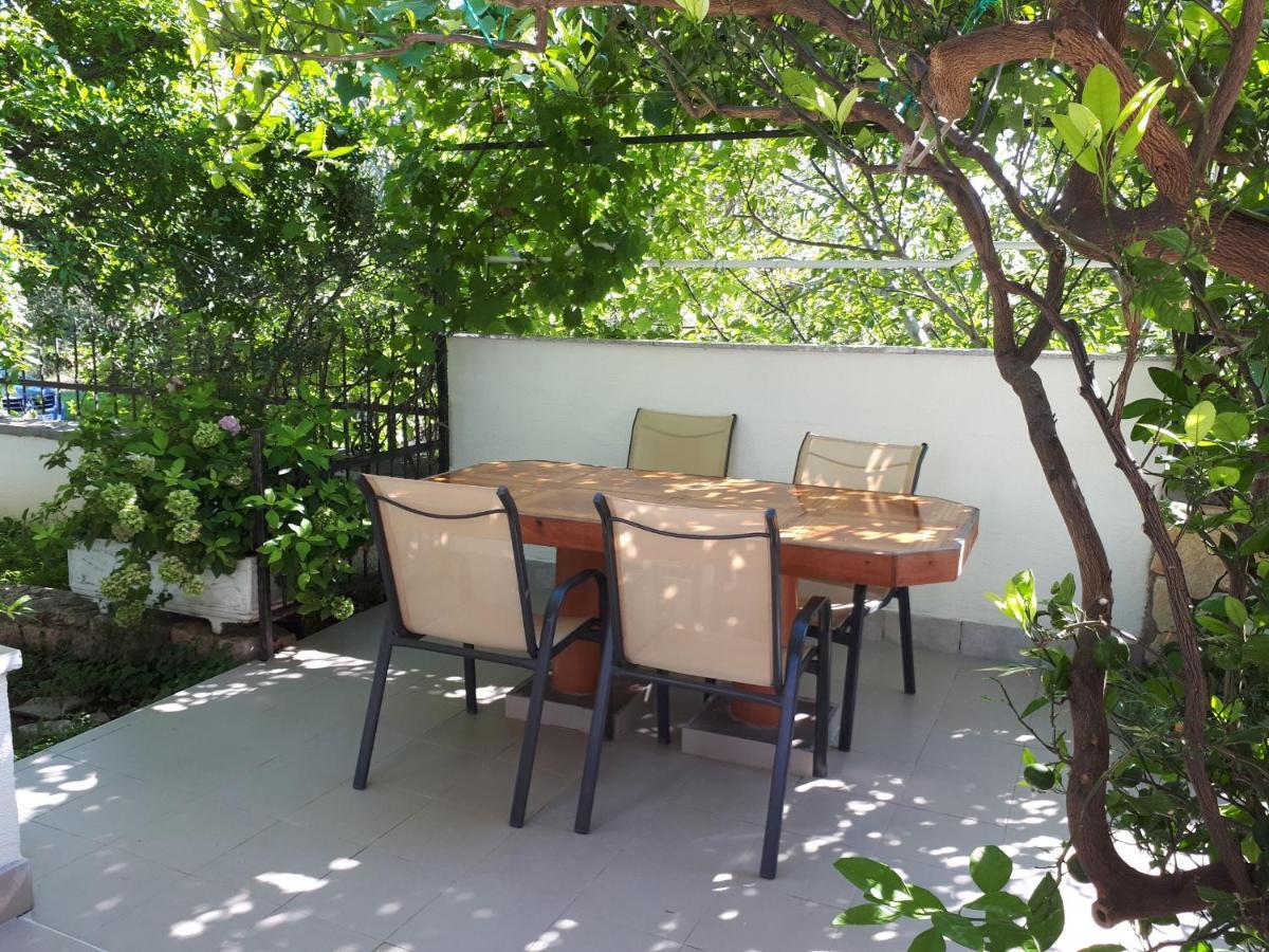 Apartmani Tinka Starigrad Paklenica Exterior photo